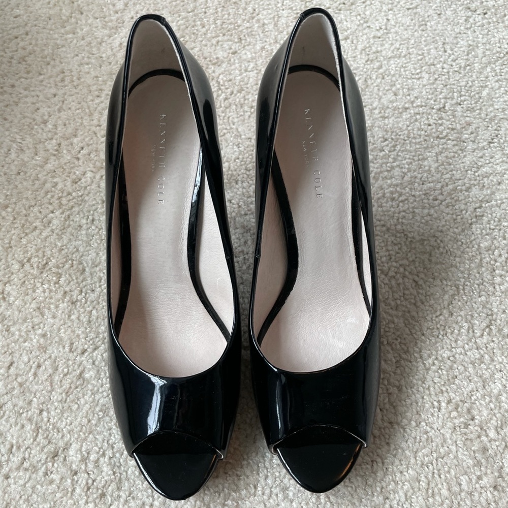 Kenneth Cole peep toe black patent heels